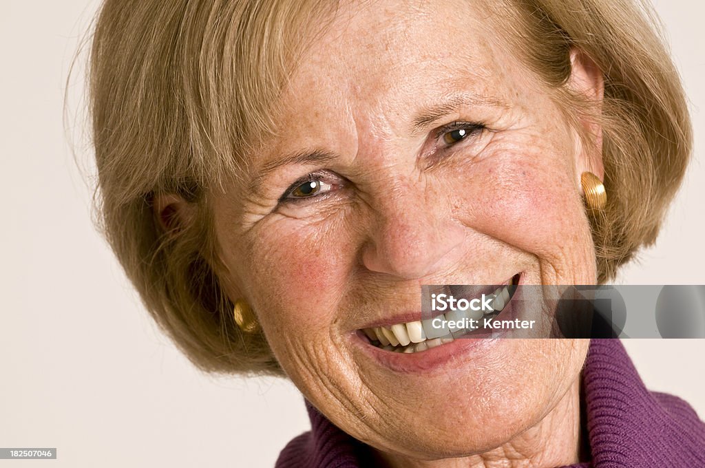 Mujer mayor - Foto de stock de 60-69 años libre de derechos