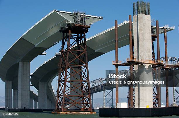 Construção De Novos Bay Bridge - Fotografias de stock e mais imagens de Indústria de construção - Indústria de construção, Ponte, Estrutura construída
