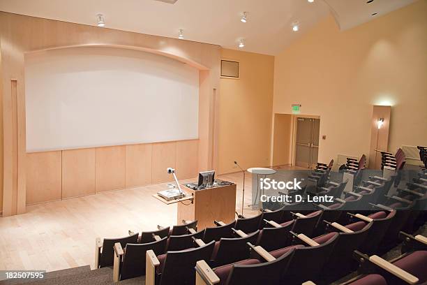 Foto de Sala De Aula De Universidade e mais fotos de stock de Sala de aula de universidade - Sala de aula de universidade, Vazio, Quadro branco