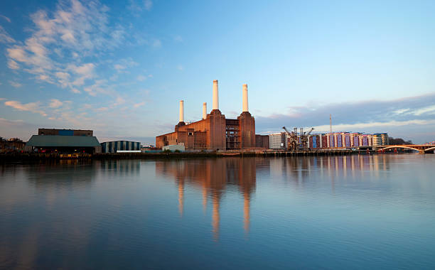 istock Battersea Power Station At Dawn 182507960