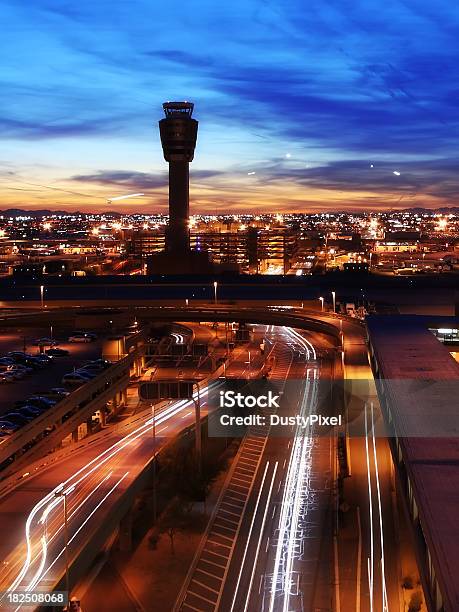 Потоки Трафика На Phoenix International Airport — стоковые фотографии и другие картинки Финикс - Аризона - Финикс - Аризона, Линия горизонта, Аризона - Юго-запад США