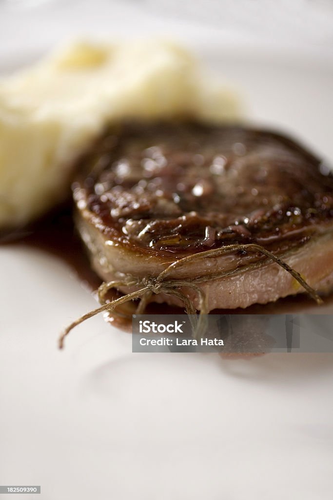 Bistec envuelto en panceta - Foto de stock de Alimento libre de derechos