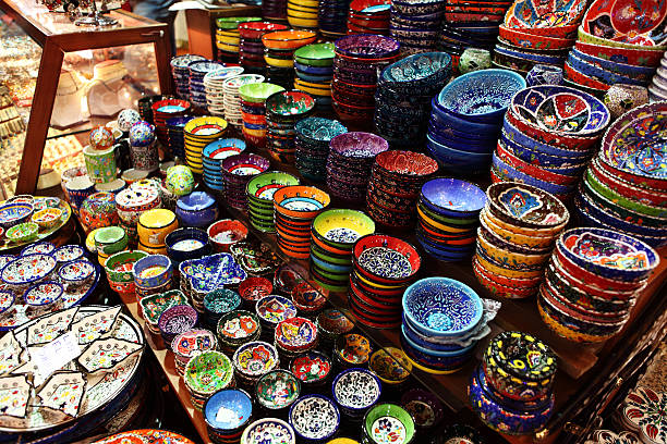 istock Turkish Iznik Pottery Bowl display handicraft Design Misir Spice Bazar 182510006