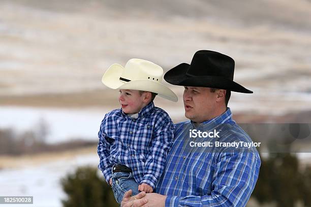 Pai E Filho - Fotografias de stock e mais imagens de Agricultor - Agricultor, Criança, EUA