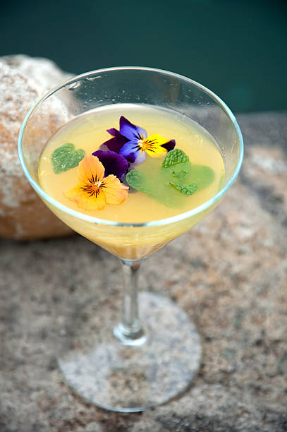 koktajl alkoholowy - flower drink zdjęcia i obrazy z banku zdjęć