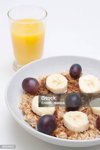 Ciotola Di Farina Davena Con Frutta Cereali Da Colazione - Fotografie stock e altre immagini di Bicchiere