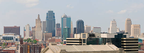 istock Kansas City Skyline (XXXL) 182511034