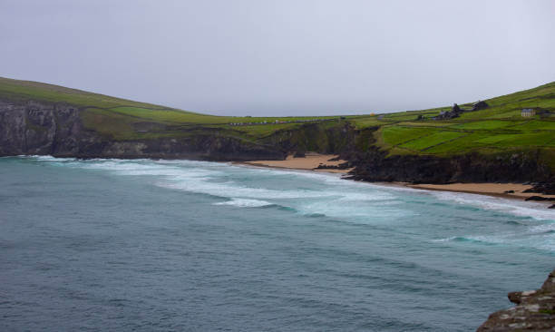 piękny widok na półwysep dingle podczas slea head drive w hrabstwie kerry - irlandia - scenics county kerry republic of ireland irish culture zdjęcia i obrazy z banku zdjęć