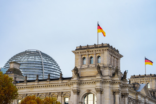 image of the german parliament building