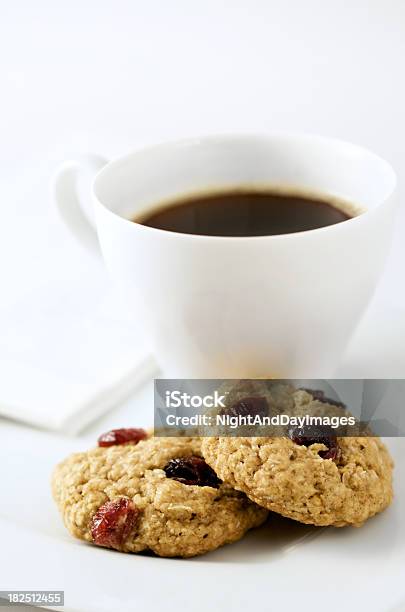 Foto de Cookies De Aveia Cranberry e mais fotos de stock de Alimentação Saudável - Alimentação Saudável, Assado no Forno, Aveia