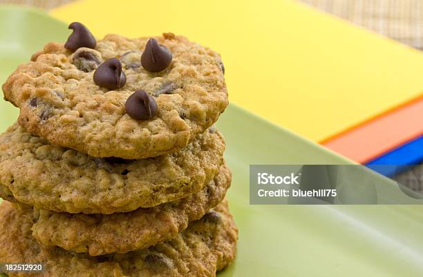 Photo libre de droit de Chololate Cookie banque d'images et plus d'images libres de droit de Aliment - Aliment, Aliments et boissons, Assiette