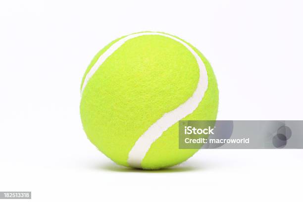 Bola De Tenis Foto de stock y más banco de imágenes de Bola de Tenis - Bola de Tenis, Fondo blanco, Recortable