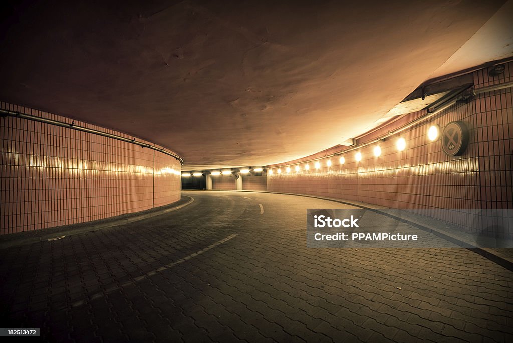 The túnel - Foto de stock de Aparcamiento libre de derechos