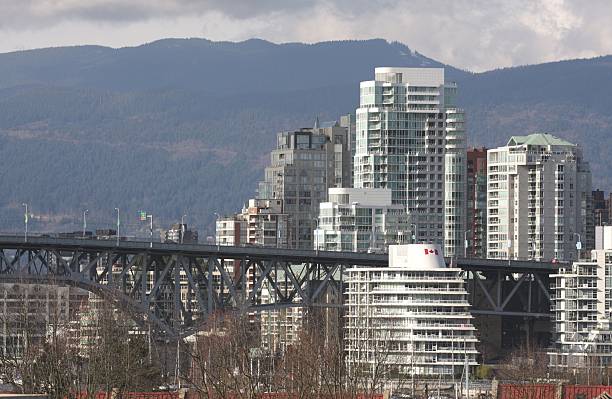 istock Granville Bridge to Downtown Vancouver 182513797