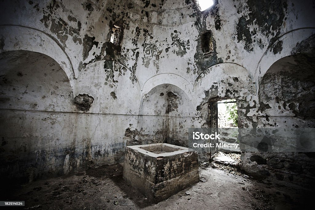 Antiquité grecque ruine abandonné bains à remous intérieur - Photo de A l'abandon libre de droits