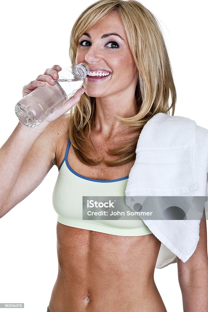 Красочные фитнес женщина питьевой воды - Стоковые фото 20-29 лет роялти-фри