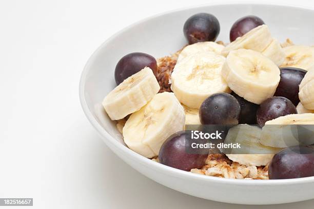 Schüssel Haferflockenfrühstück Mit Zerealien Und Obst Stockfoto und mehr Bilder von Antioxidationsmittel