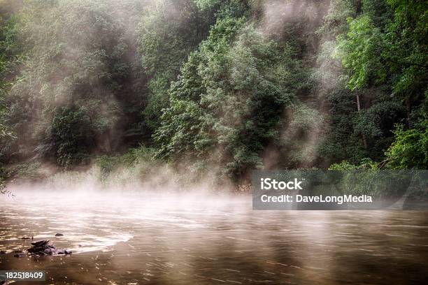 Morgen An Der Moldau Stockfoto und mehr Bilder von Bildhintergrund - Bildhintergrund, Dampf, Farbbild