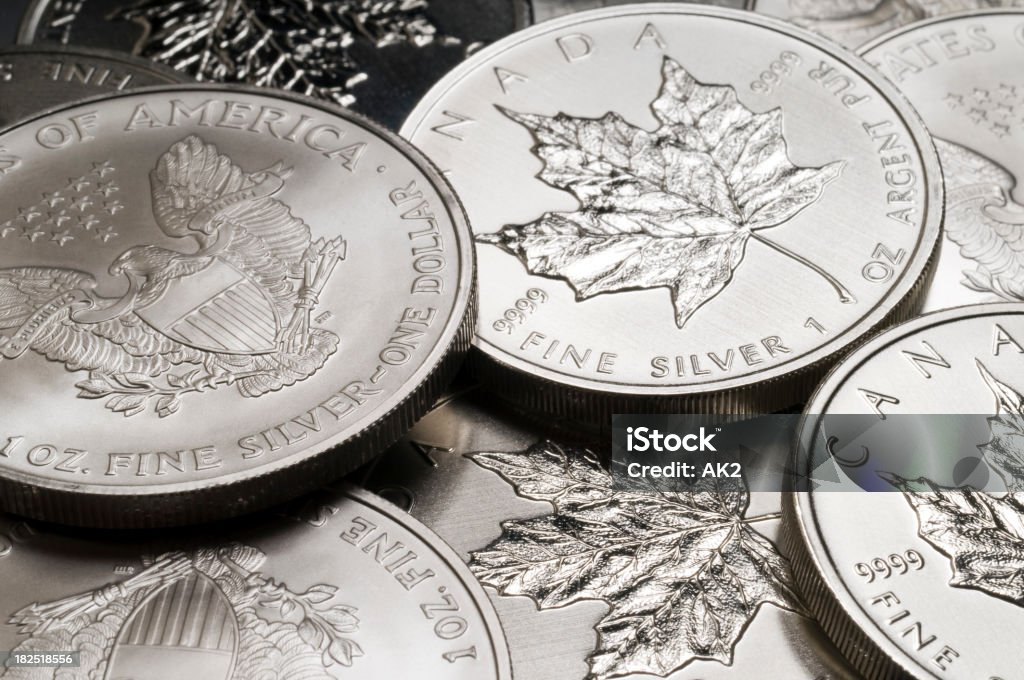 Moedas de prata pura bullion - Royalty-free Cor prateada Foto de stock