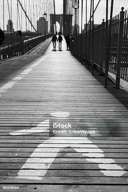 Brooklynbridgesonnenaufgang Zu Fuß Stockfoto und mehr Bilder von Brooklyn - New York - Brooklyn - New York, Brooklyn Bridge, Brücke