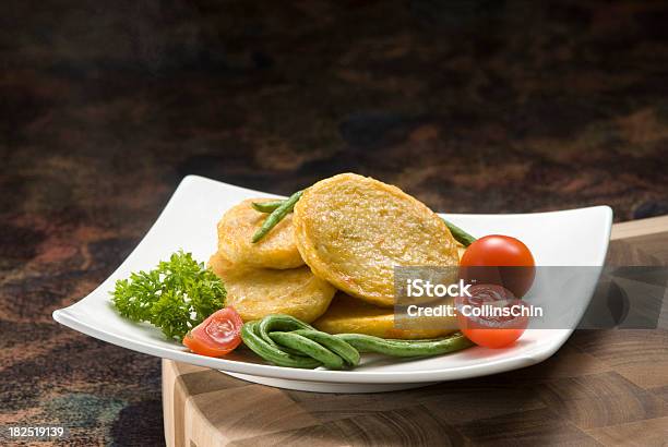 Fischkuchen Stockfoto und mehr Bilder von Bildhintergrund - Bildhintergrund, Blatt - Pflanzenbestandteile, Bohne