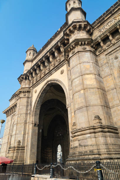 el portal de la india - vertical gateway to india famous place travel destinations fotografías e imágenes de stock