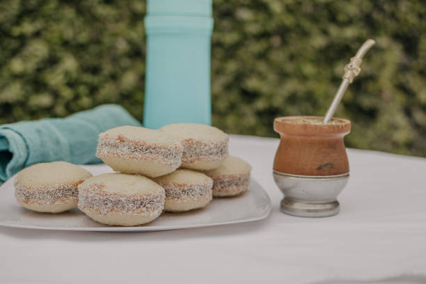 Alfajores and mate