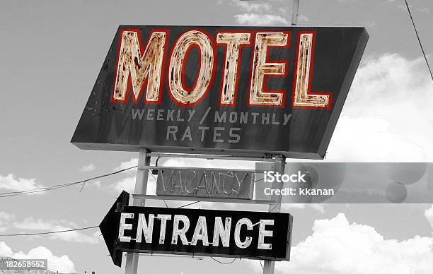 Motel - Fotografias de stock e mais imagens de Motel - Motel, Número 6, Cena Rural