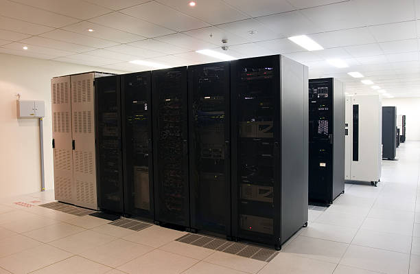 サーバールーム - datacenter isp computer communication ストックフォトと画像