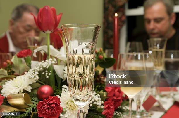 Cena Di Preghiera - Fotografie stock e altre immagini di Adulto - Adulto, Bicchiere, Caucasico