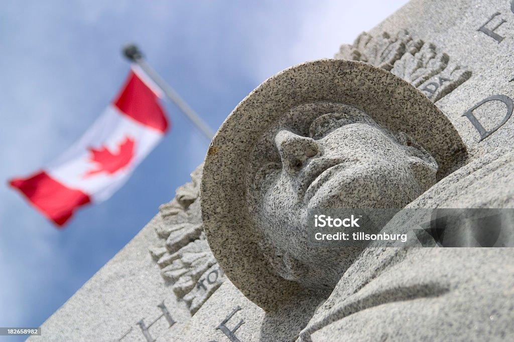 Monumento de la guerra canadiense - Foto de stock de Canadá libre de derechos