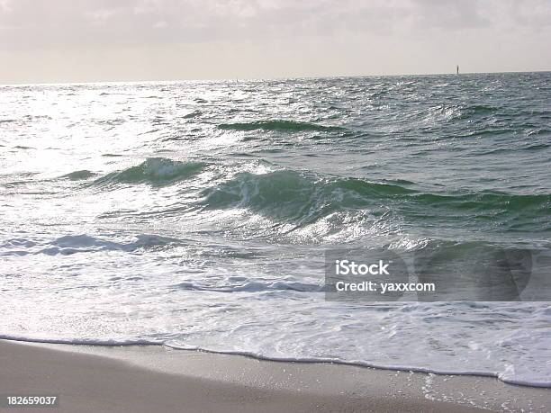 Antes De La Tempestad Foto de stock y más banco de imágenes de Agua - Agua, Arena, Destinos turísticos