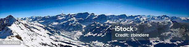 Panorama Alpino Foto de stock y más banco de imágenes de Aire libre - Aire libre, Alpes suizos, Fotografía - Imágenes