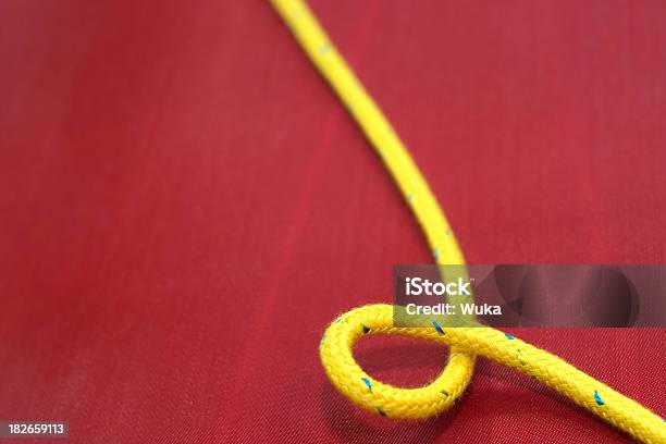 黄色のロープ - きついのストックフォトや画像を多数ご用意 - きつい, つながり, ねじれた
