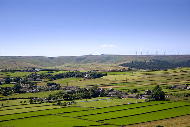 das landleben - wind turbine wind turbine yorkshire stock-fotos und bilder