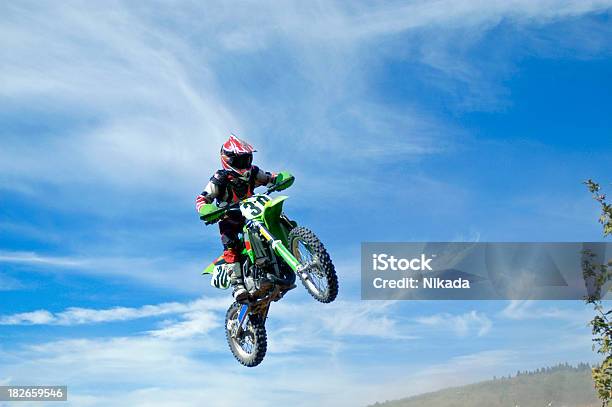 Foto de Motor Cross e mais fotos de stock de Homens - Homens, Motocicleta, Pular