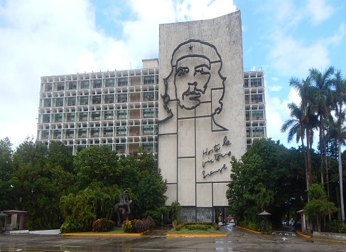 July 7, 2023, La Havana (Cuba). Image of Ernesto Che Guevara at the headquarters of the Ministry of the Interior in front of the Plaza de la Revolución.
