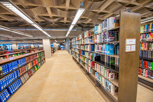 Seoul: View of huge bookshelves in Starfield Library of Seoul. Thousands of books and magazines are available for visitors to read in the popular public library.