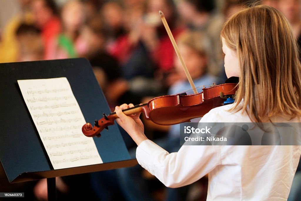 Violino de rapariga - Royalty-free Criança Foto de stock