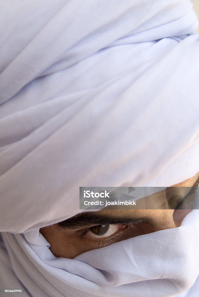 Olhos de um homem muçulmano Tuareg - Foto de stock de 30 Anos royalty-free