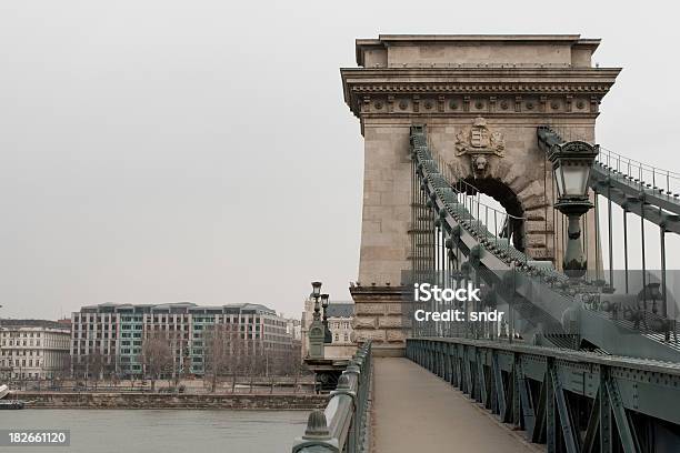 Puente De Las Cadenas Foto de stock y más banco de imágenes de Acera - Acera, Budapest, Ciudad