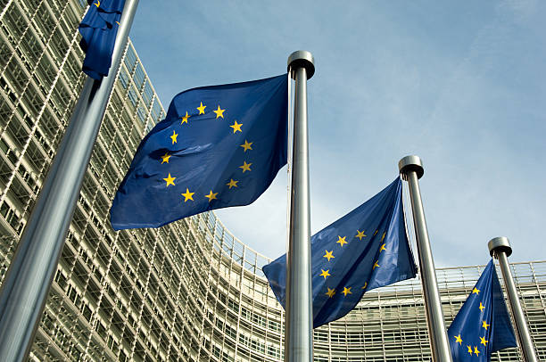 Euro flags Comisión Europea - foto de stock