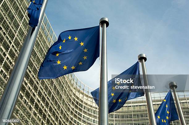 Euro Flagi Komisji Europejskiej - zdjęcia stockowe i więcej obrazów Komisja Europejska - Komisja Europejska, Flaga UE, Europa - Lokalizacja geograficzna