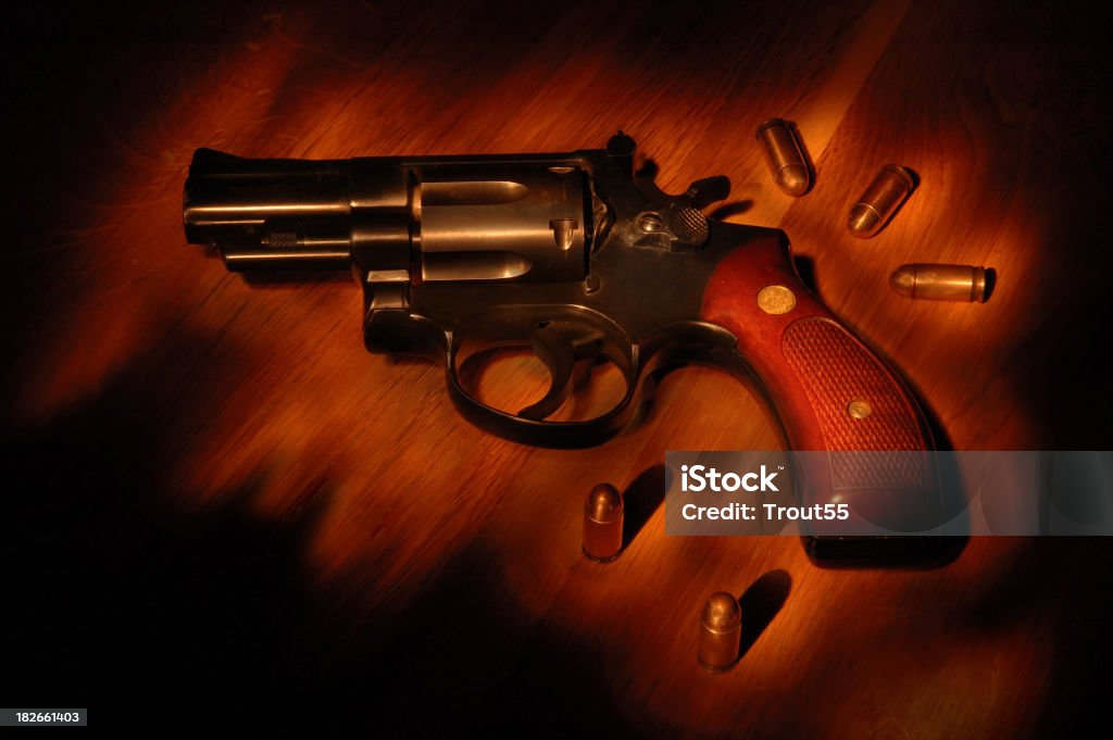 Огнестрельное оружие - Стоковые фото 40-44 года роялти-фри