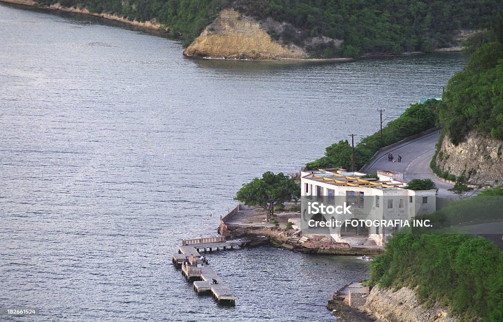 Casa na baía, Santiago de Cuba - Foto de stock de Aproximar royalty-free