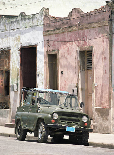istock Russian SUV on Havana street 182661735