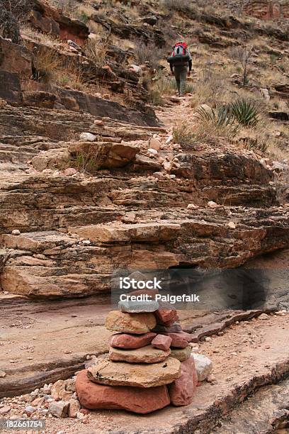 Foto de Trilha Marcador E Para Mochileiros e mais fotos de stock de Adulto - Adulto, Ajardinado, Arizona