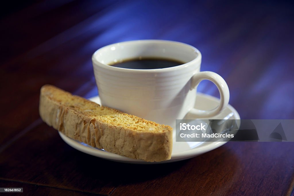 Xícara de café e biscoito - Foto de stock de Bebida royalty-free