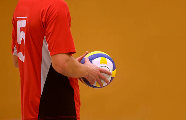 cancha de voleibol - volleyball volleying human hand men fotografías e imágenes de stock