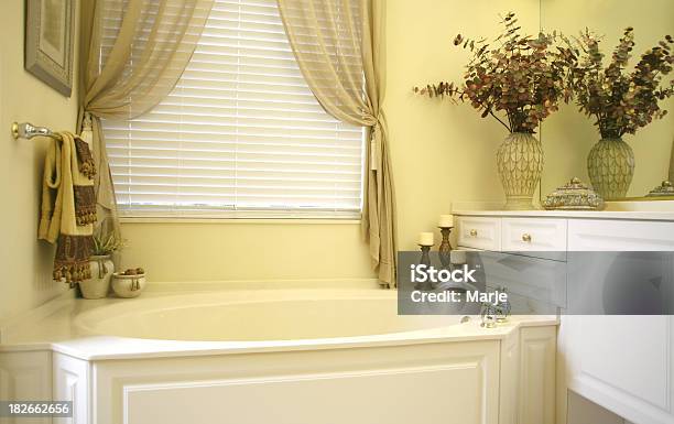 Современные Ванная Комната — стоковые фотографии и другие картинки В помещении - В помещении, Ванна, Ванная или туалет